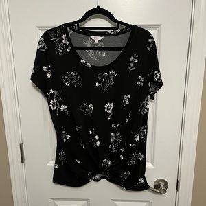 Candie’s black floral tshirt